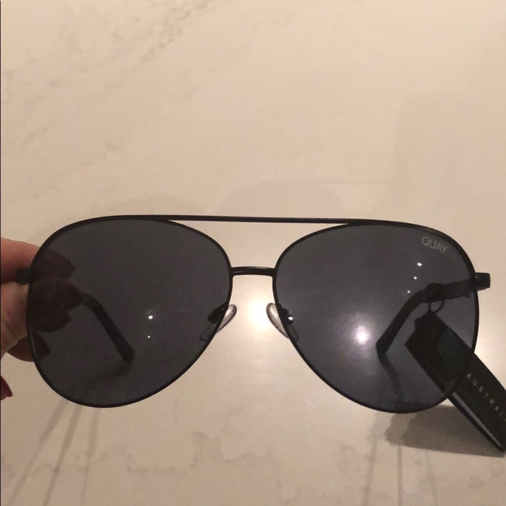 Quay black aviators